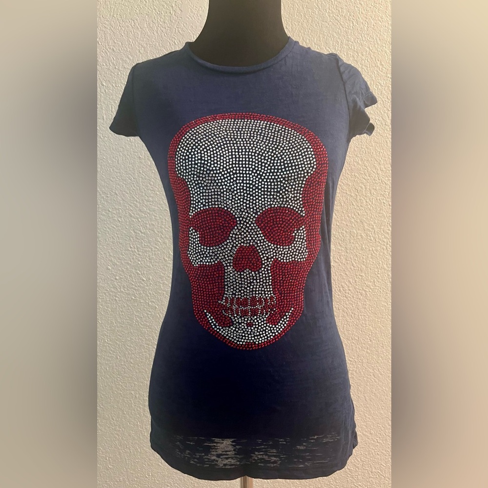 Edgy Navy Skull Design Tee